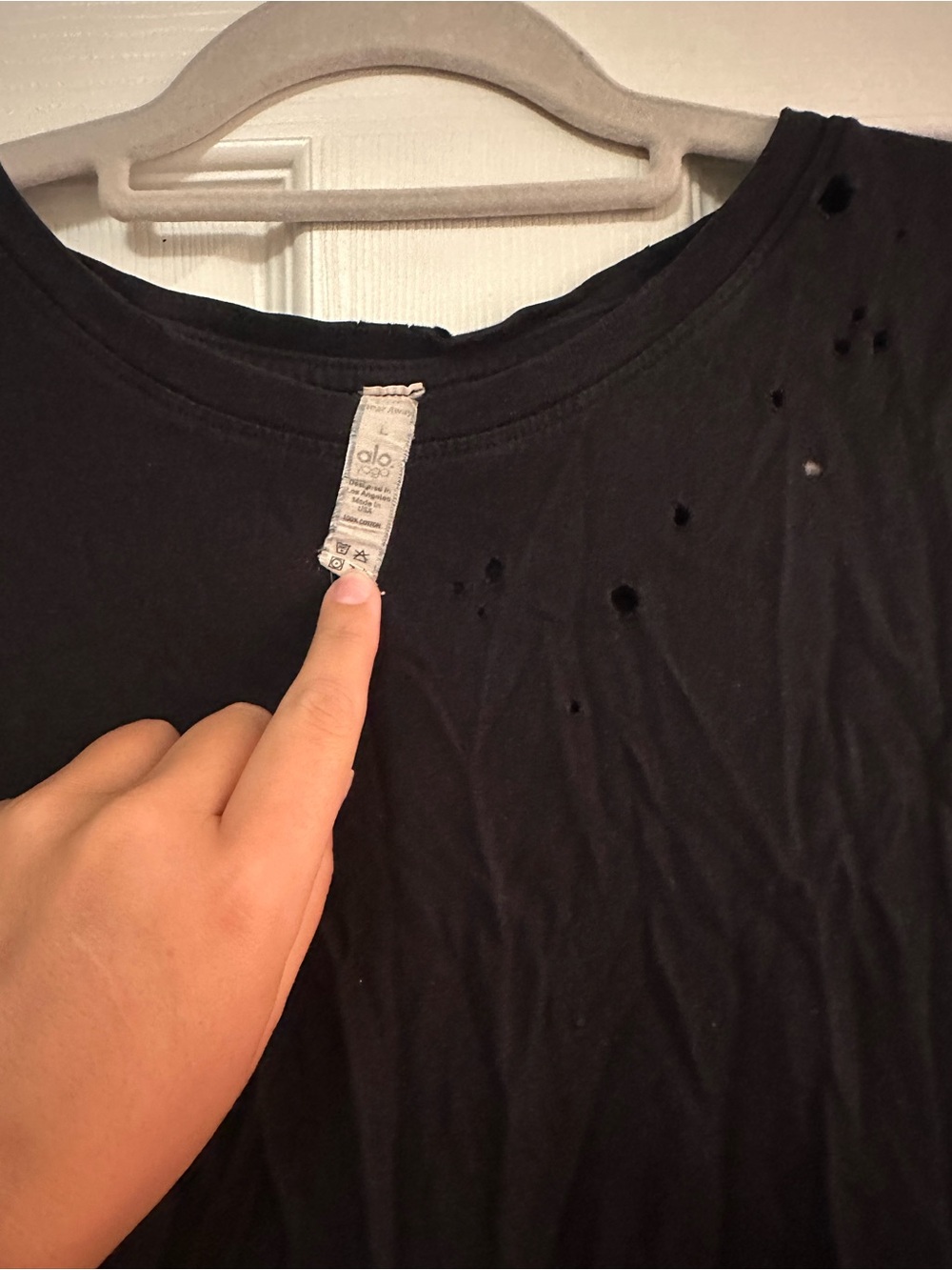 ALO Yoga Black Distressed Muscle Tee Tank - Picture 3 of 3